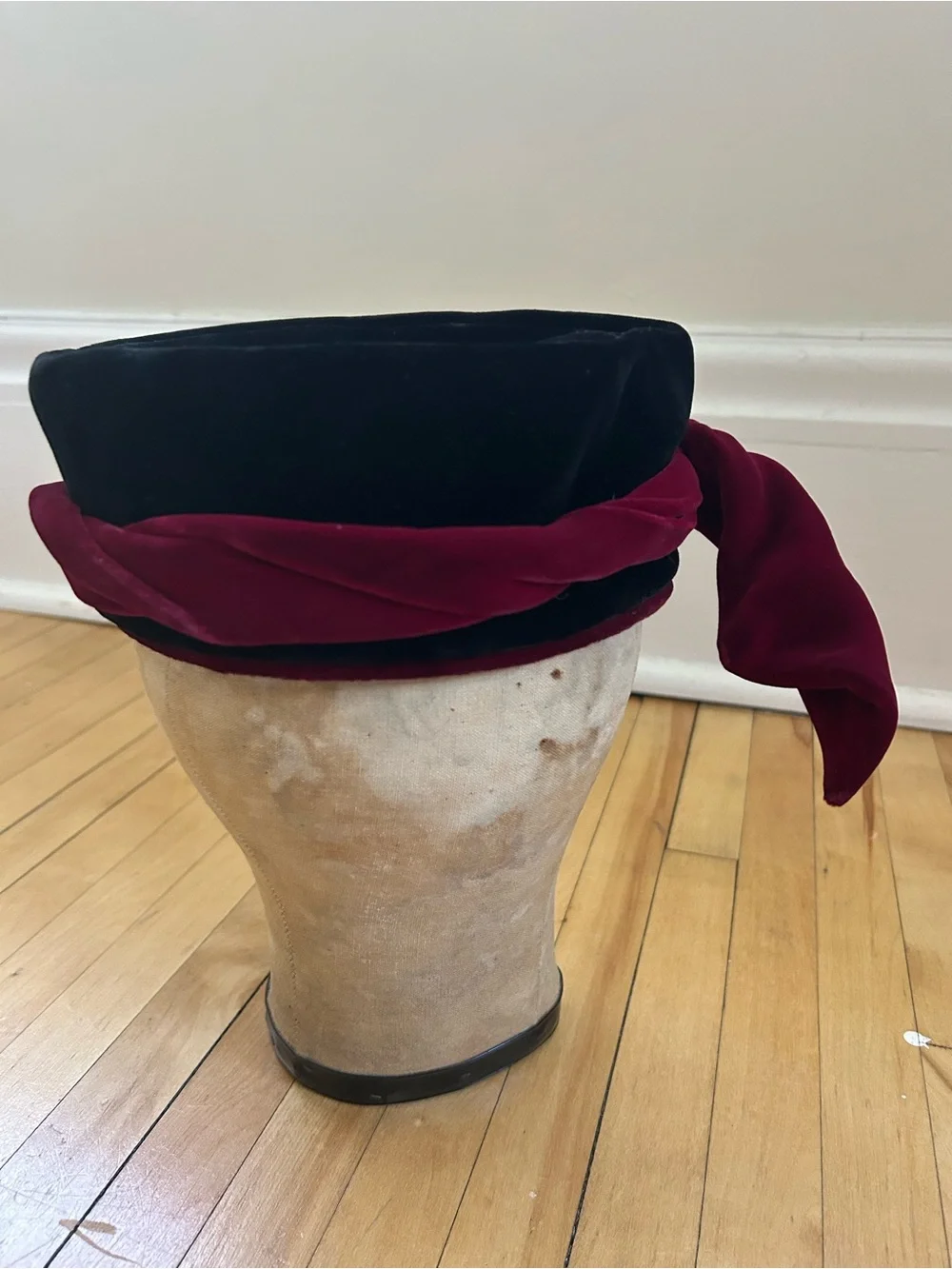 Libye Diamond 1950s Black Velvet Pillbox Hat with Wine Tail